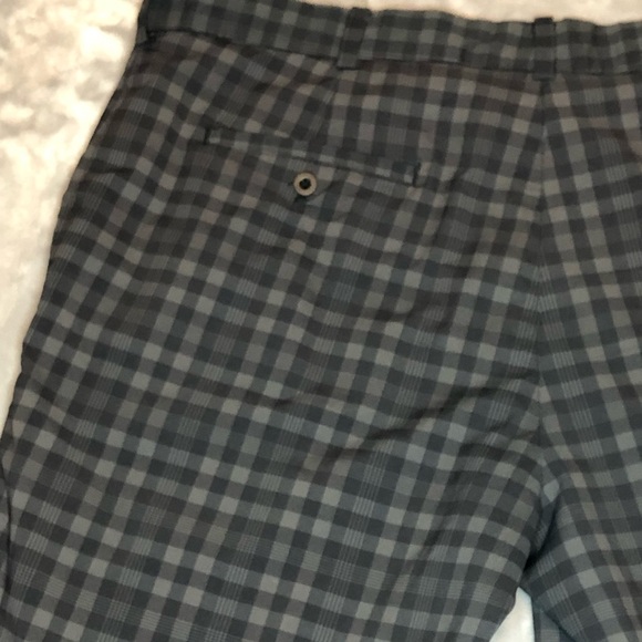 Nike Golf Men's Dri-Fit Flat Front Shorts Shades of Black and Gray Plaid Size 38 - Picture 4 of 8